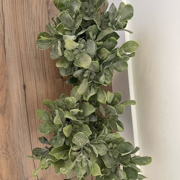 2 Faux Plants - Picture 3 of 5